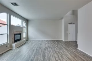 Photo #5: 2075670 Listing 