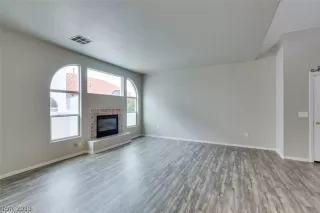 Photo #6: 2075670 Listing 