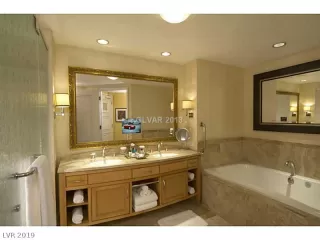Photo #6: 2075751 Listing 