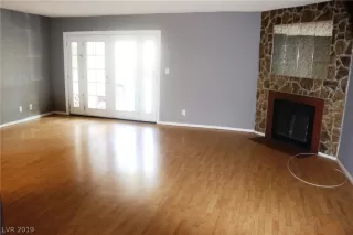 Photo #3: 2075764 Listing