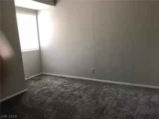 Photo #4: 2075784 Listing