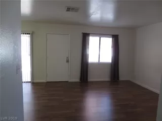 Photo #3: 2075802 Listing