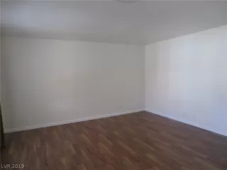 Photo #4: 2075802 Listing