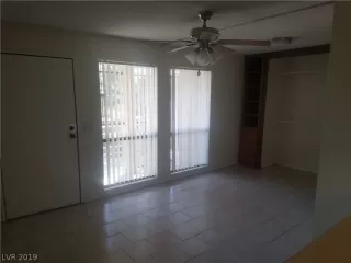 Photo #3: 2075803 Listing 