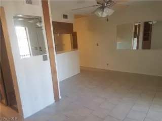 Photo #5: 2075803 Listing 