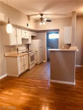 Photo #1: 2075823 Listing