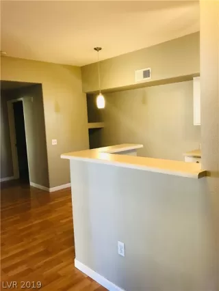 Photo #2: 2075823 Listing