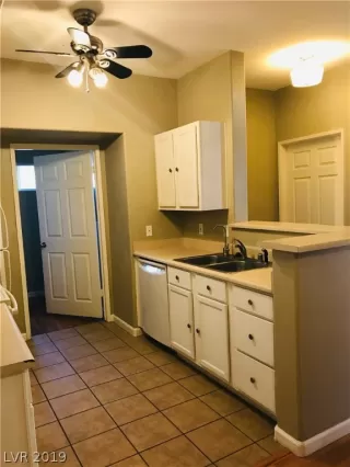 Photo #6: 2075823 Listing