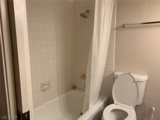 Photo #4: 2075896 Listing