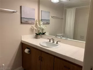 Photo #5: 2075896 Listing