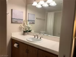 Photo #6: 2075896 Listing