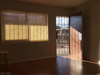 Photo #4: 2075901 Listing