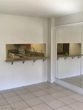 Photo #4: 2075913 Listing 