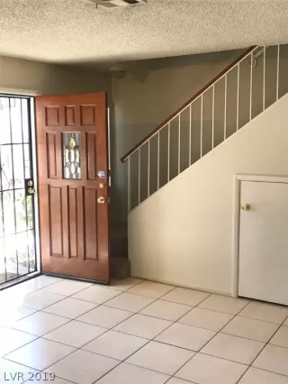 Photo #6: 2075913 Listing 