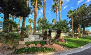 Photo #2: 2075936 Listing 