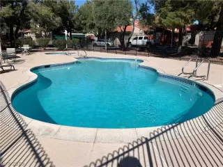 Photo #2: 2075940 Listing