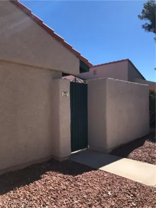 Photo #5: 2075940 Listing
