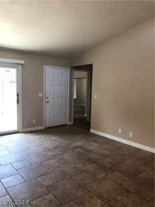 Photo #6: 2075940 Listing