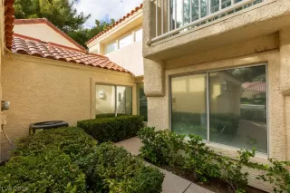 Photo #3: 2075955 Listing