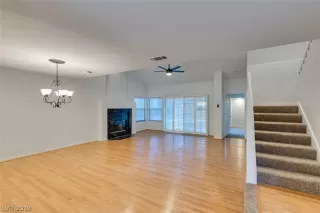 Photo #4: 2075955 Listing