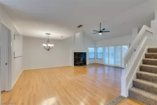 Photo #5: 2075955 Listing