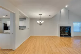 Photo #6: 2075955 Listing