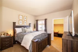 Photo #4: 2075996 Listing 