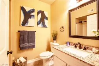 Photo #6: 2075996 Listing 