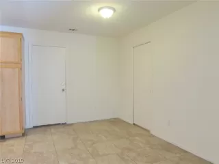 Photo #4: 2076001 Listing 