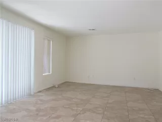 Photo #5: 2076001 Listing 