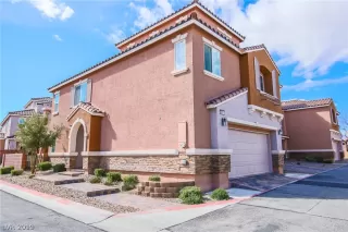 Photo #2: 2076048 Listing