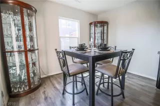 Photo #6: 2076048 Listing