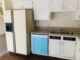 Photo #3: 2076122 Listing