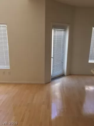 Photo #5: 2076127 Listing 