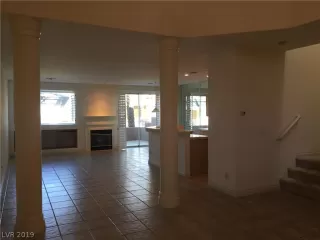 Photo #5: 2076165 Listing 