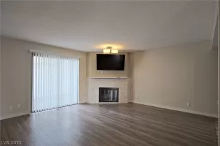 Photo #3: 2076182 Listing