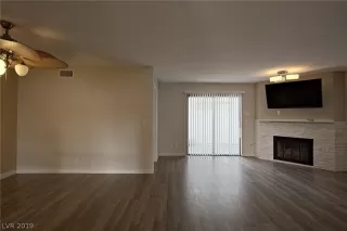 Photo #4: 2076182 Listing