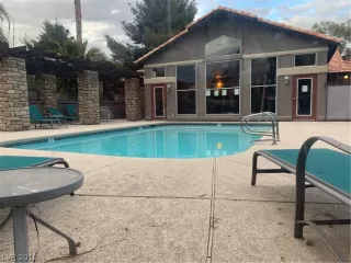 Photo #3: 2076198 Listing 