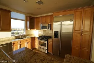 Photo #2: 2076218 Listing 