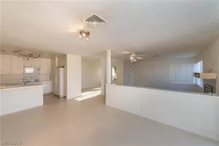 Photo #2: 2076262 Listing