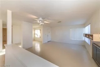 Photo #6: 2076262 Listing