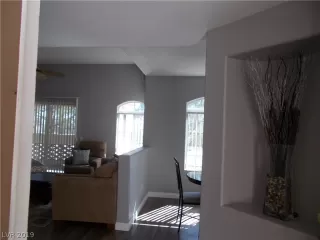 Photo #5: 2076291 Listing 