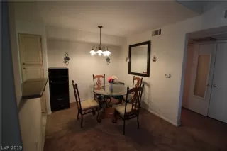 Photo #4: 2076323 Listing
