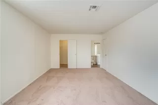 Photo #3: 2076328 Listing