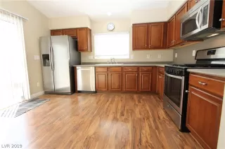 Photo #4: 2076367 Listing 