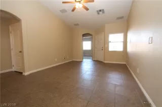 Photo #5: 2076367 Listing 