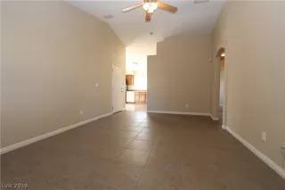 Photo #6: 2076367 Listing 