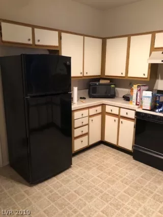 Photo #3: 2076385 Listing