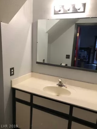 Photo #6: 2076385 Listing