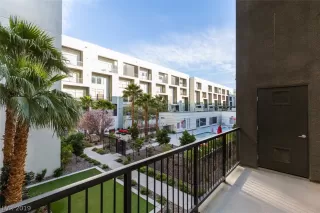 Photo #1: 2076417 Listing